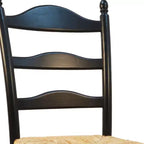 HomeRoots Chaise de salle à manger avec dossier échelle en paille et bois noir
