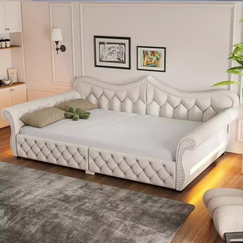 Lit de repos rembourré ModernLuxe Queen Size avec éclairage LED, garniture cloutée et dossier en lin touffeté